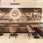 Lokomotive Hotel 3*