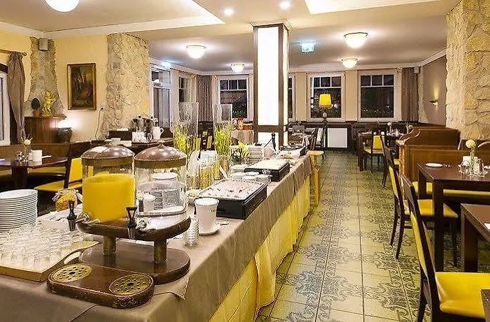 Lokomotive Hotel Linec